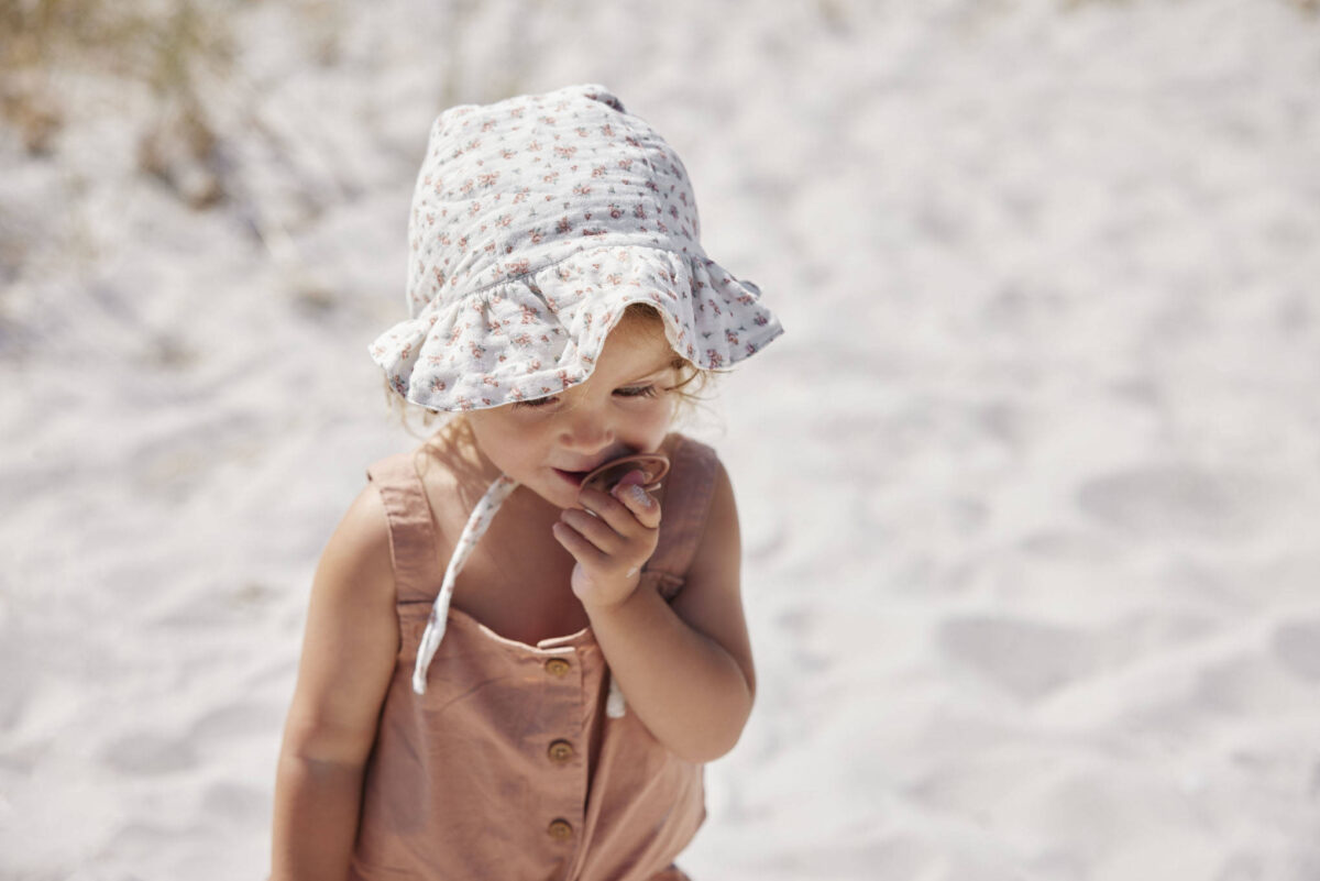 Elodie Details - Baby Bonnet - Autumn Rose 0-3 Months - Ubrania I Akcesoria &Gt; Ubrania &Gt; Ubrania Dla Dzieci I Niemowląt &Gt; Ubrania Wierzchnie Dla Dzieci I Niemowląt