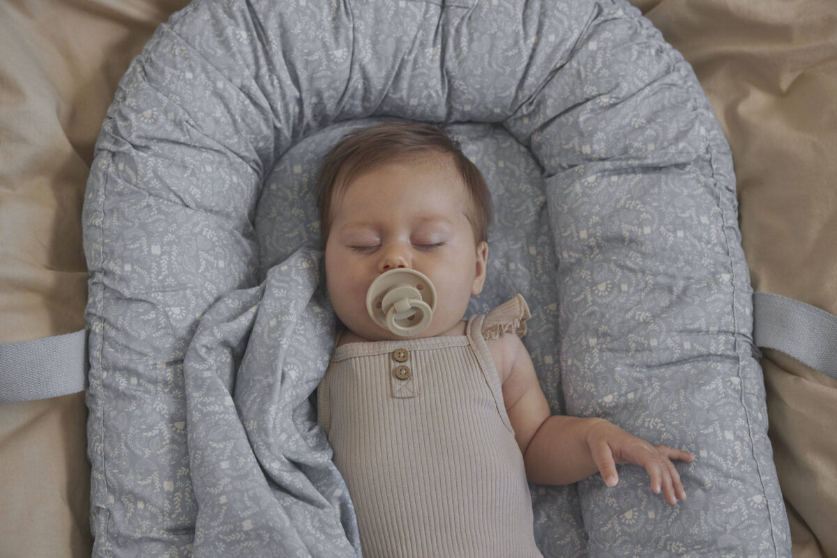 Elodie Details - Binkie Bundle Newborn Silicone - 0-6 Months - Pure Khaki - 2 Pieces - Dzieci I Niemowlęta &Gt; Zdrowie Niemowląt &Gt; Smoczki I Gryzaki