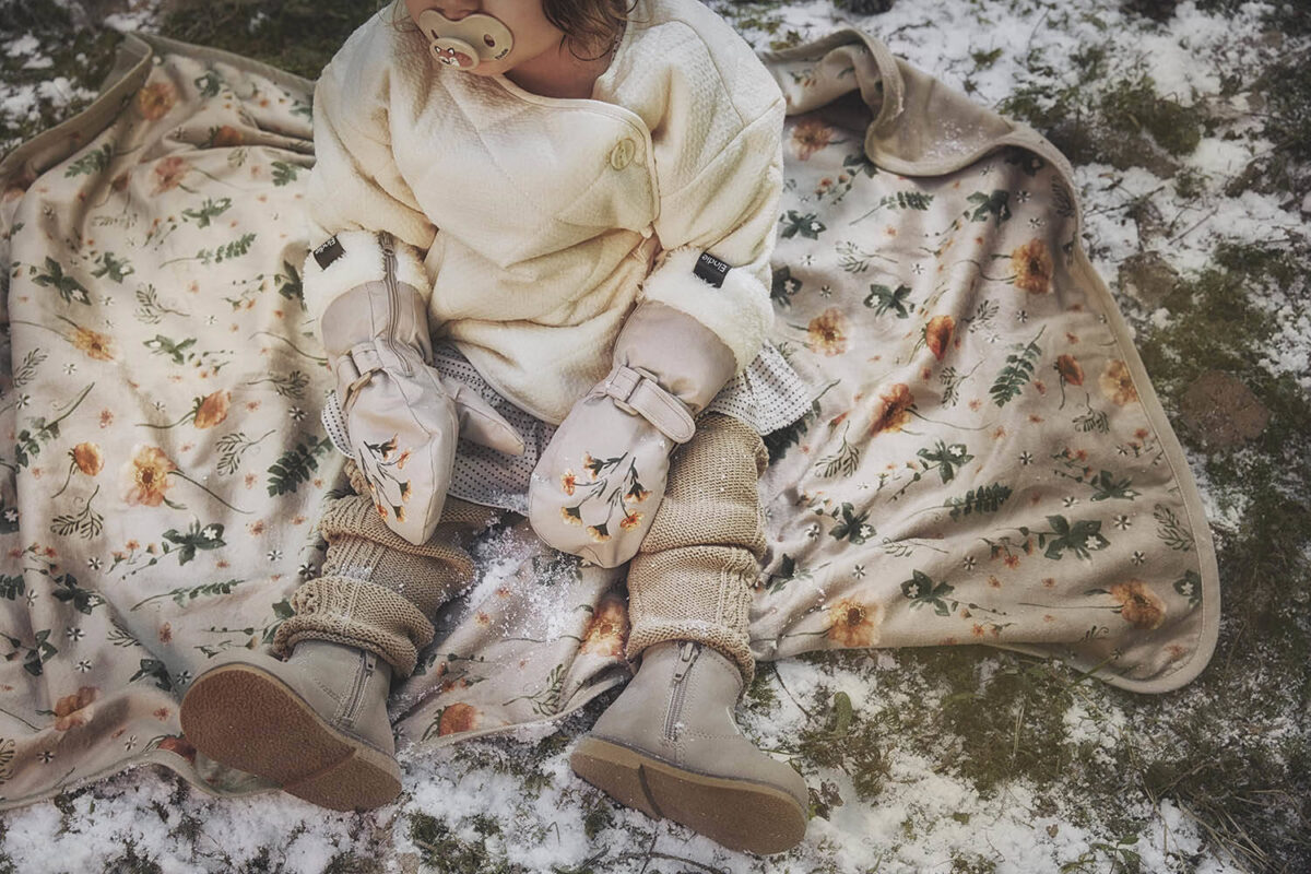 Elodie Details - Pearl Velvet Blanket - Meadow Blossom - Dzieci I Niemowlęta &Gt; Zabawki Dla Niemowląt