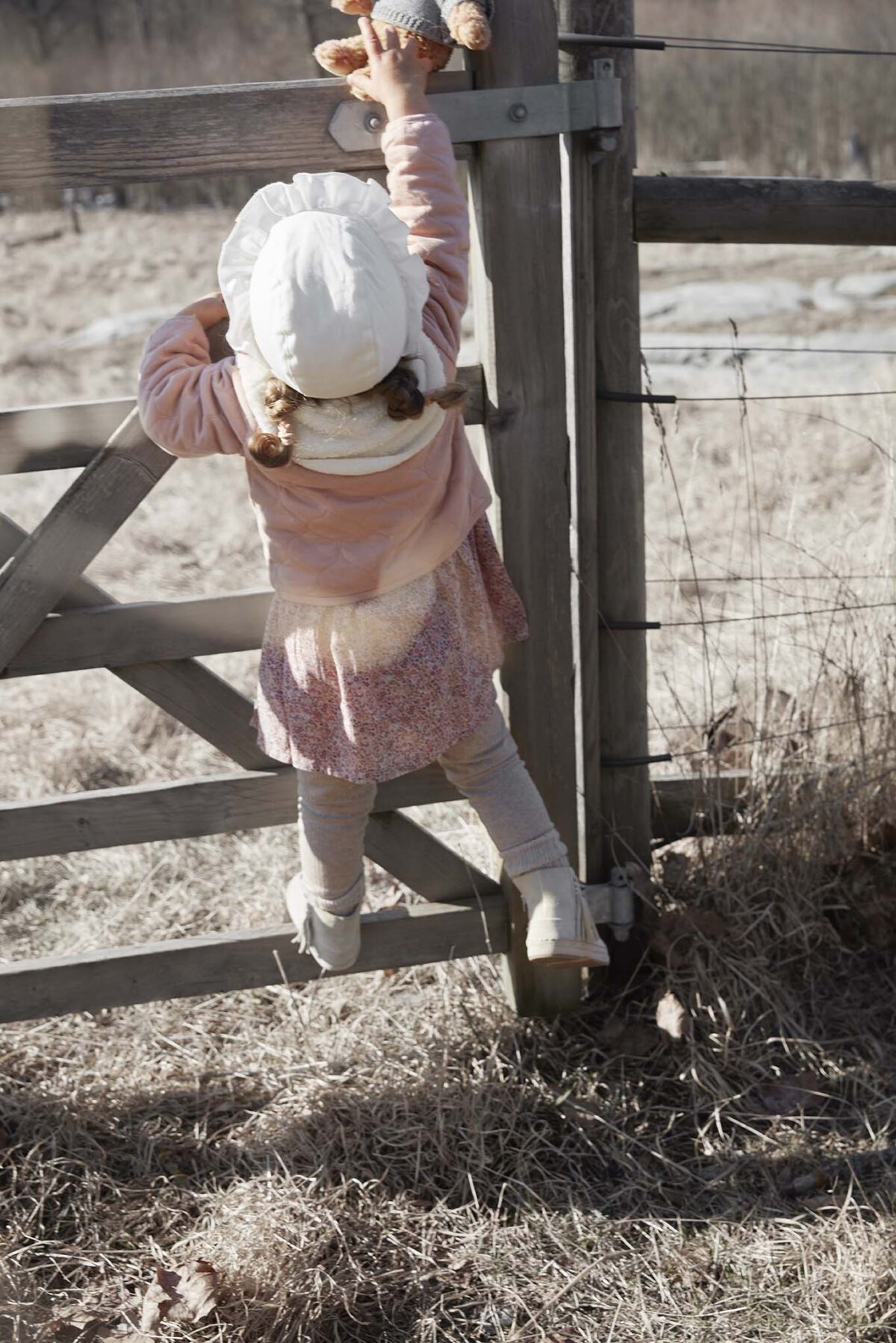 Elodie Details - Winter Bonnet - Creamy White - 0-3 Months - Ubrania I Akcesoria &Gt; Ubrania &Gt; Ubrania Dla Dzieci I Niemowląt &Gt; Ubrania Wierzchnie Dla Dzieci I Niemowląt