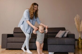 Kiedy Dziecko Zaczyna Chodzić? WskazÓWki Dla RodzicÓW O Nauce Chodzenia